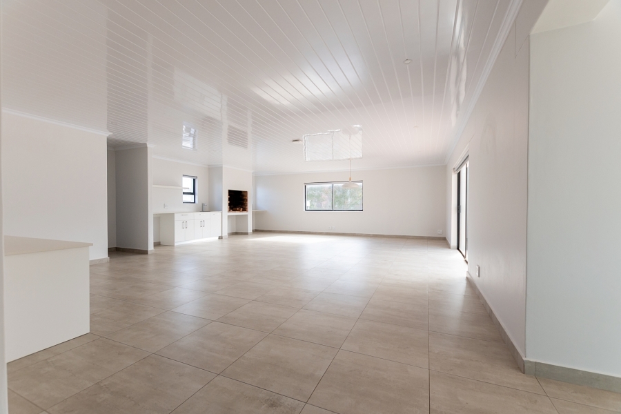 6 Bedroom Property for Sale in Myburgh Park Western Cape